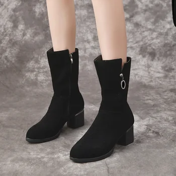 2024 Жените кадифе дебели средата на прасеца ботуши за жени стадо буци петата нехлъзгащи черни памучни обувки зимата топло платформа ботуши дами