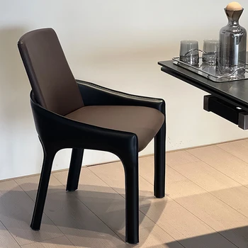 италиански минималистичен трапезен стол дизайнер дом Nordic светлина луксозен твърд кожен стол за отдих модерен прост гръб мека чанта стол