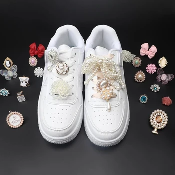 Луксозни обувки дантелени талисмани за маратонки реколта кристал цвете пеперуда обувки аксесоари мода качество дизайнерски ботуши бижута